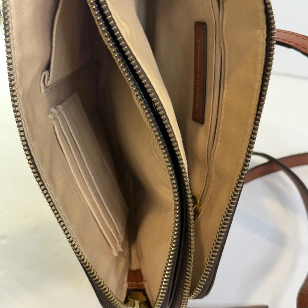 ✨ Banana Republic Chestnut Leather Half Moon Crossbody – Preloved Luxe Classic - Picture 13 of 16